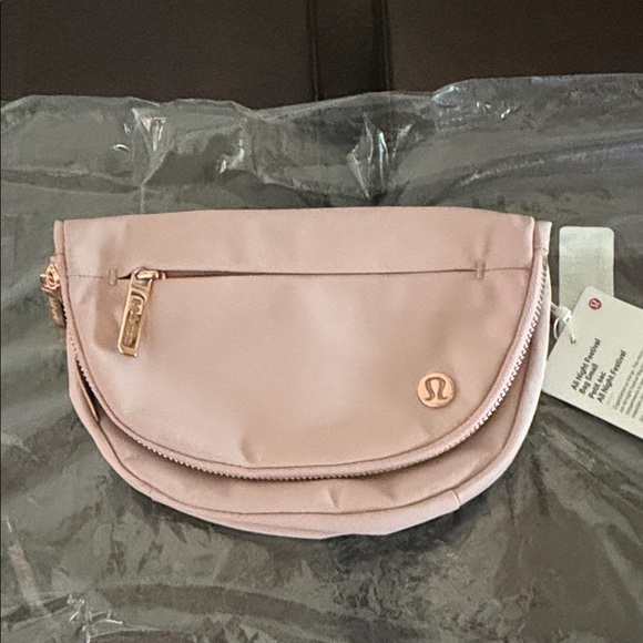 lululemon athletica Handbags - Lululemon All night festival bag small